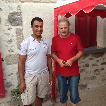 Oda ve Kahvaltı Les Maitres Sonneurs