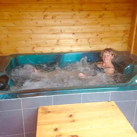 Les Maitres Sonneurs Bed & Breakfast Huriel