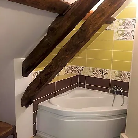 Les Maitres Sonneurs Bed & Breakfast Huriel