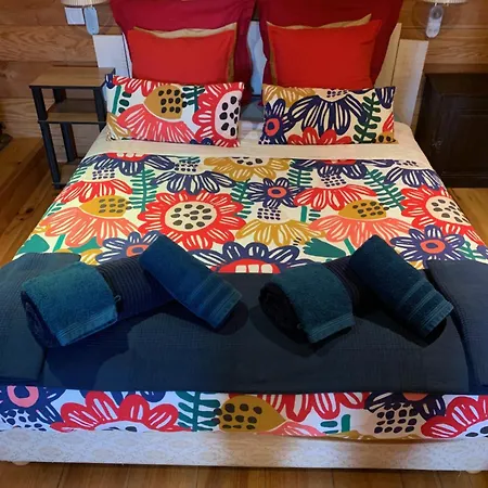 Les Maitres Sonneurs Bed & Breakfast